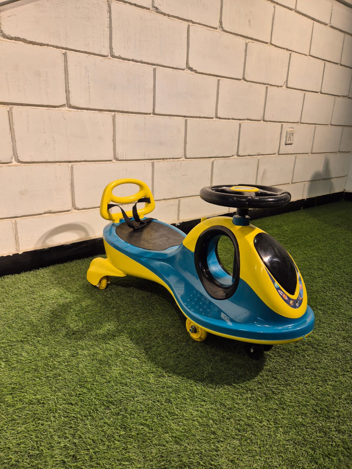 M2 Twister Ride-On Car
